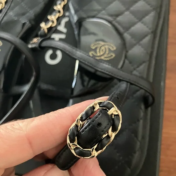 Authentic CHANEL thong sandals black with classic chain detail sz 36 - Picture 7 of 9